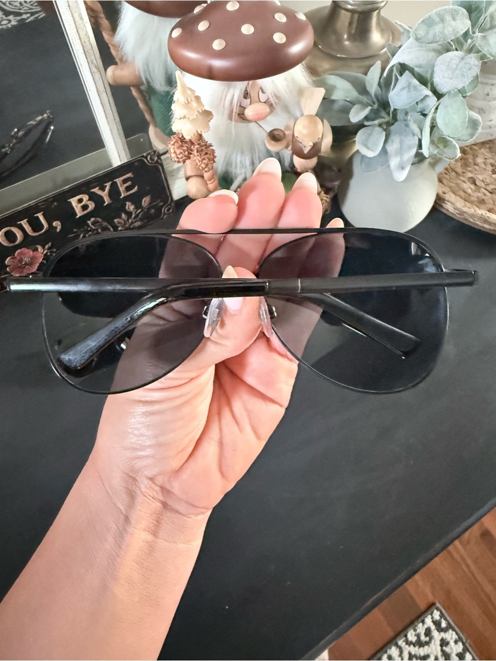 Sunglasses - Picture 3 of 4